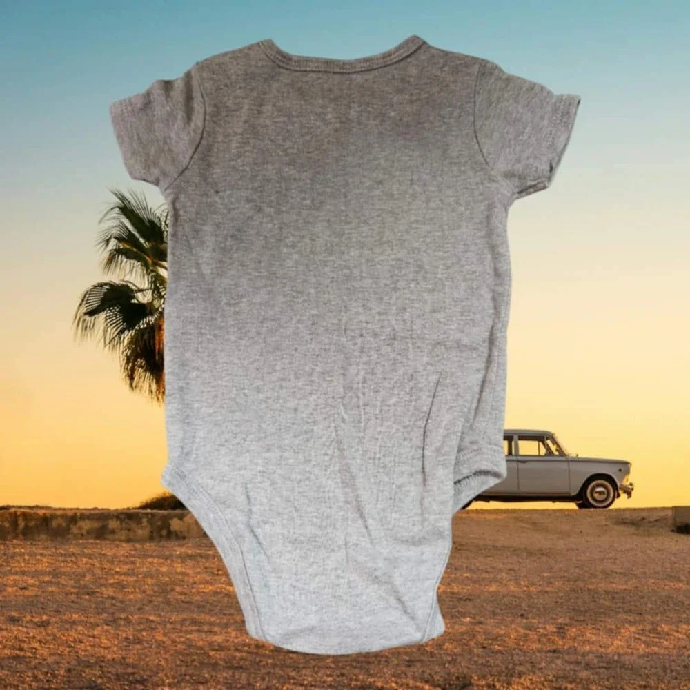Baby Carter's 4 Onesie‎ Bundle Size 6 Months (D59)
